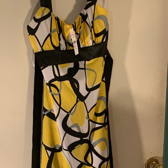 Yellow, black & white sleeveless sundress - Picture 1 of 6